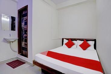 Oyo Flagship Hotel Day2day