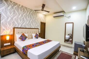 Fabhotel Prime Siddhant Palace