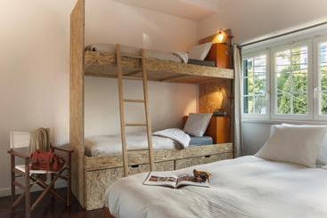 Estoril Beach House - Hostel