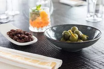 Hotel Kimpton Seafire Resort + Spa, An Ihg