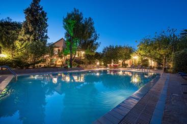 ホテル Marina Villas