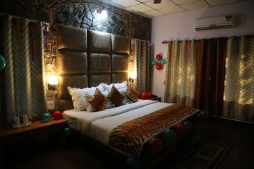 Отель Mogli Jungle Resorts Bandhavgarh