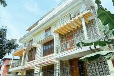 پانسیون Revlin Inn, A Luxury Guesthouse