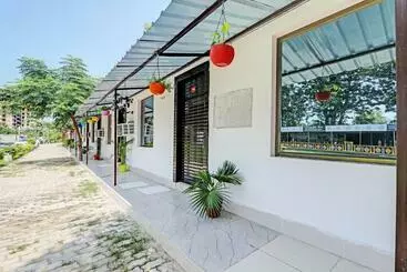 Hotelli Oyo Flagship T R Resort