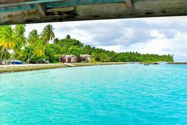 پانسیون Veyo Retreat