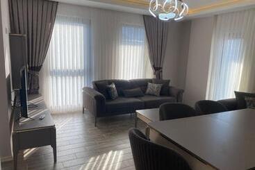 هتل آپارتمان Rosella Royal Suit روزيلا رويال