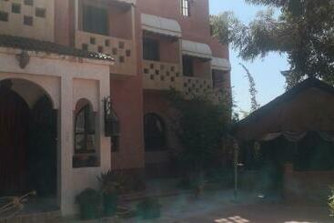 Bed & Breakfast Will Center Assounfou