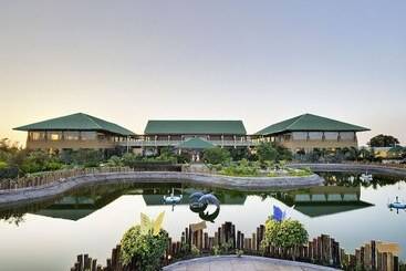 酒店 Aarohi Starz Club