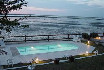 Beach Hotel   Le Grand Chalet