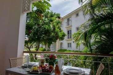 Los Flamencos Aparthotel Beach Club