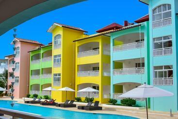 Los Flamencos Aparthotel Beach Club