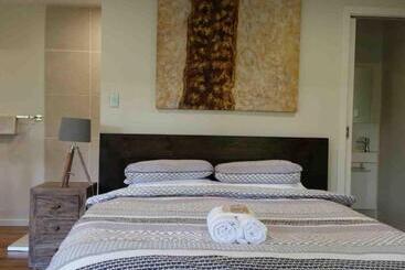 Majatalo Alaya Escape