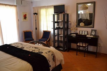 Pension Royal De Swan Guesthouse