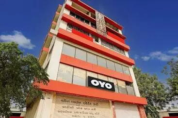 Collection O Hotel Royal Inn