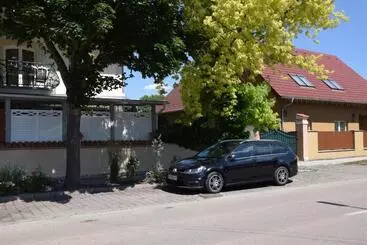 Lägenhetshotell Villa éden