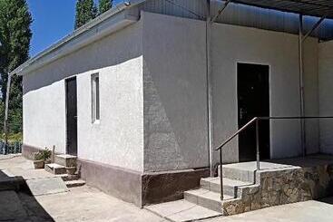 پانسیون Datka Guest House