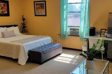 بنسيون Upstage Stay