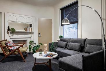 Boston Fenway Inn By Found