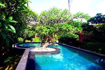 هتل Sejuk Cottages