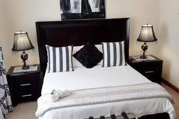 Pension  La Barune Guest House
