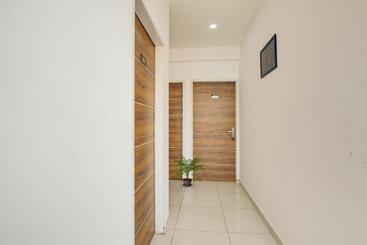 Flagship Hotel Cozy Comfort