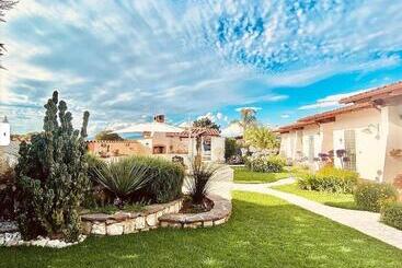 تختخواب و صبحانه La Casa Rotta