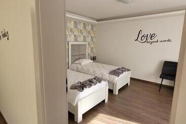 پانسیون Complex Turistic Perla Trascaului