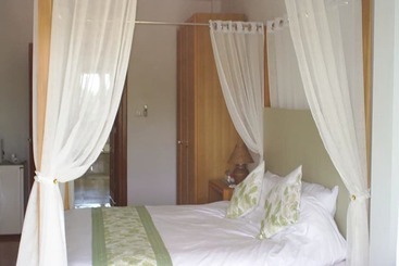 Otel Ban Rim Nam Riverside Resort