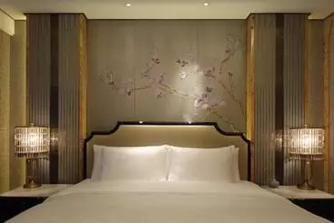 هتل The St. Regis On The Bund, Shanghai