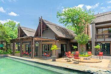 Отель Zebula Boutique