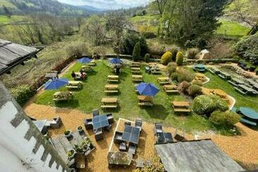 Общежитие The Mortal Man Inn