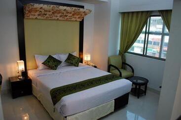 هتل Orchid Business