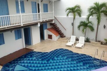 Hotel Puerto De Manga