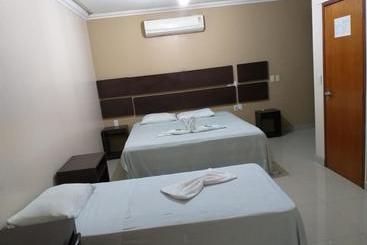 בית מלון כפרי Serra S Palace