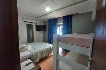 민박 Pousada Casa Familia