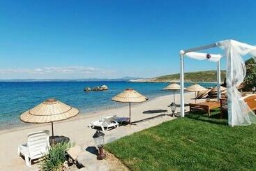 هتل Ataol Beach & Bungalows