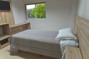 ホテル Guerra   Pousada Montebelo