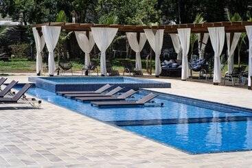 Отель Lago Dourado