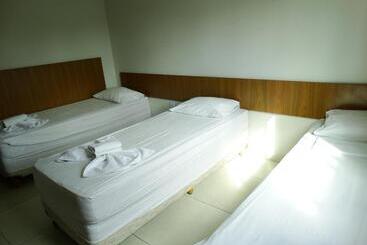 تختخواب و صبحانه Mariba S Pousada