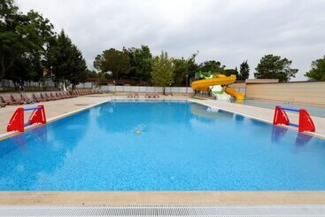 استراحتگاه Rizom Tatil Koyu