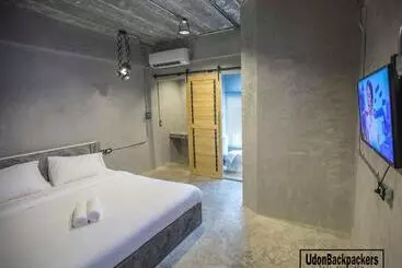 هاستل Udonbackpackers Beds And Cafe