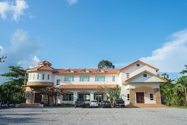 Villa Blanca Hotel & Restaurant