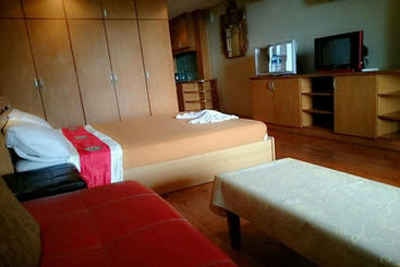 Beachspot Hostel & Restaurant