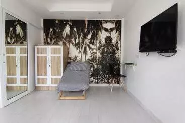 Hotel 1715 House & Caff Resort, Phuket
