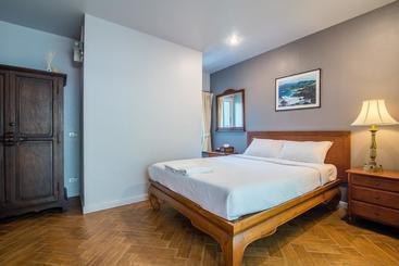 ホテル The Base Hua Hin