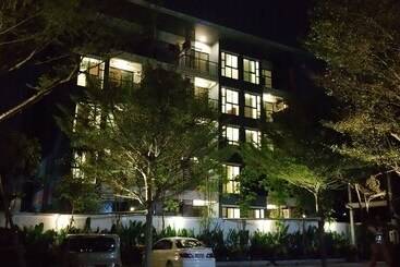 Hotel Woodroof Residence Rangsit