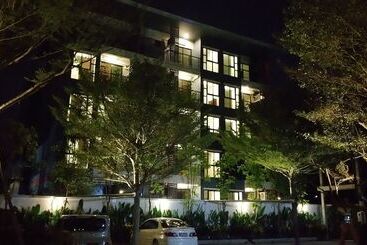 酒店 Woodroof Residence Rangsit