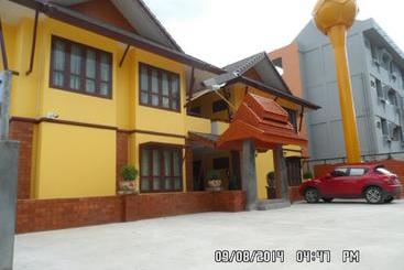 Hotel Yellow Tique