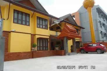 هتل Yellow Tique