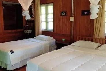 Suntisook Resort